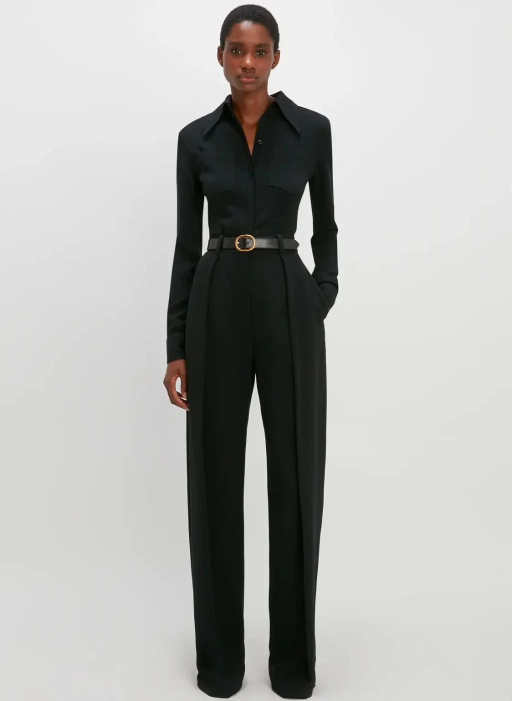 VictoriaBeckham_FittedShirtInBlack_Black_1123WSH004421B_2700_4050_247_WHITE_LR_Front_Model1_JPG_0564611d-e762-4613-873f-10e311309daf_1500x-17.webp